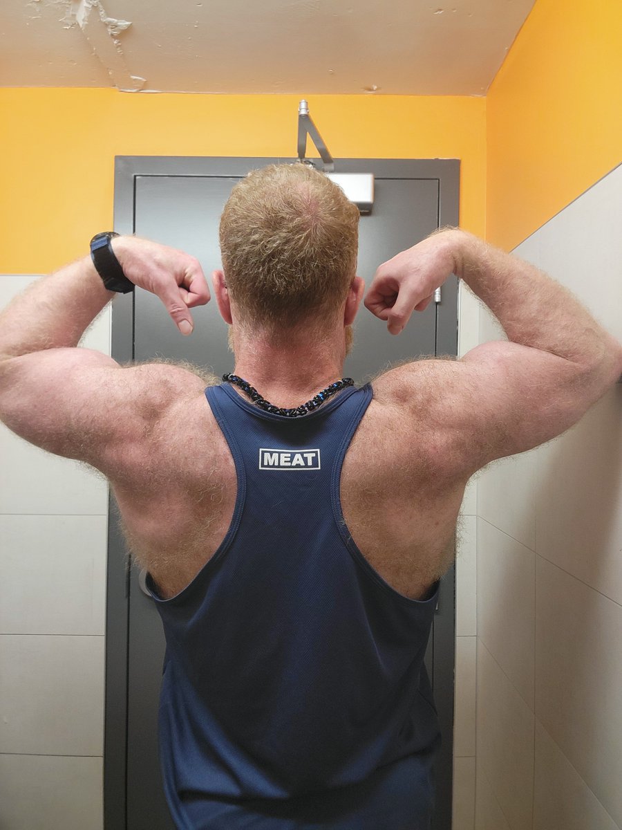 fitgordon's tweet photo. Pull day today. Time to grow. #muscle #pullday #bodybuilder https://t.co/GTkaAe0bFq