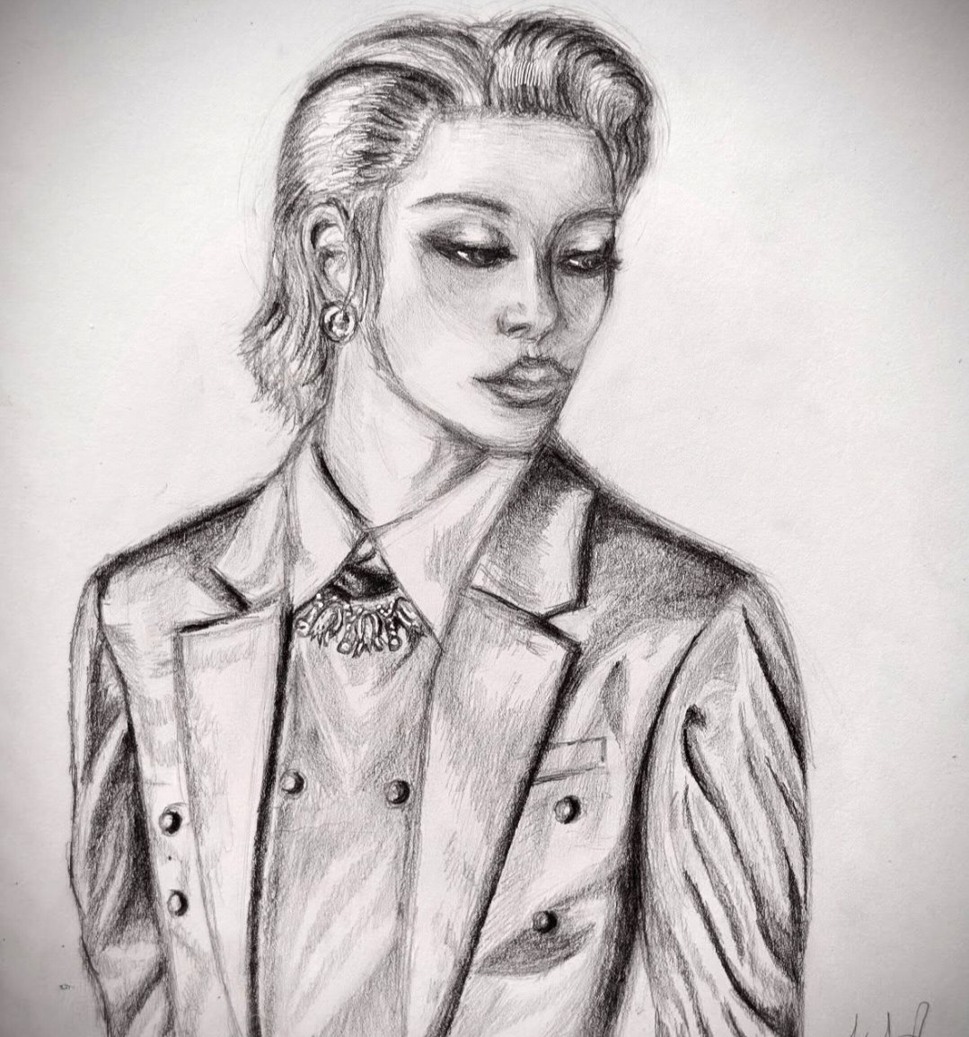 SUNSHINEK_XLOV's tweet photo. There's alot of sets I never finished in my XLOV portfolio...... sooo "The Rules" Muti in progress ✨ #artwip #xlovfanart #xlovfanartists #graphitedrawing https://t.co/DwVPNWnMnf