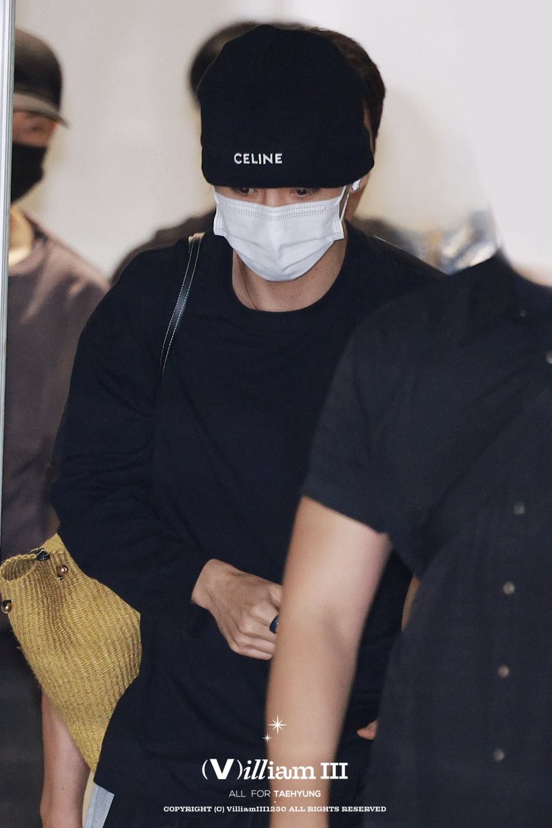 VilliamIII1230_'s tweet photo. 260731
ICN

#태형 #뷔 #BTSV 
#KIMTAEHYUNG #テテ https://t.co/rDEYHsH4F4