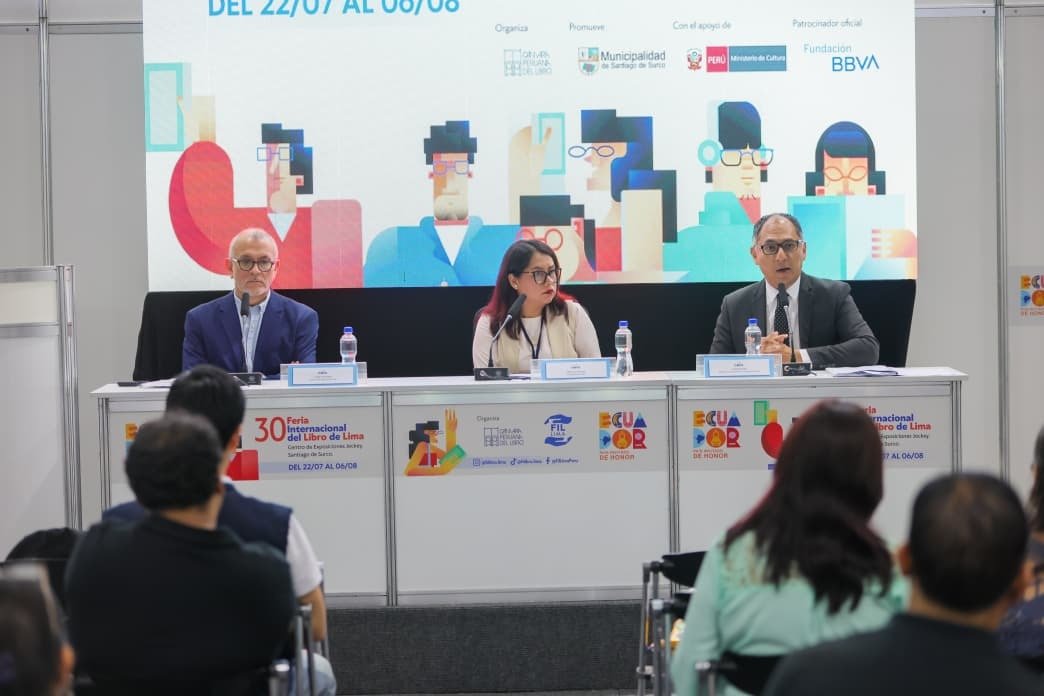ONPE_oficial's tweet photo. #ONPEInforma | Hoy se presentó, en la @FILLima2026, el Documento de trabajo n.° 58: ¿Estrategia o improvisación? Diseño, gestión y uso de la franja electoral en el Perú.
#ONPEenlaFIL #FILLima2026 https://t.co/KamwsOH1k2