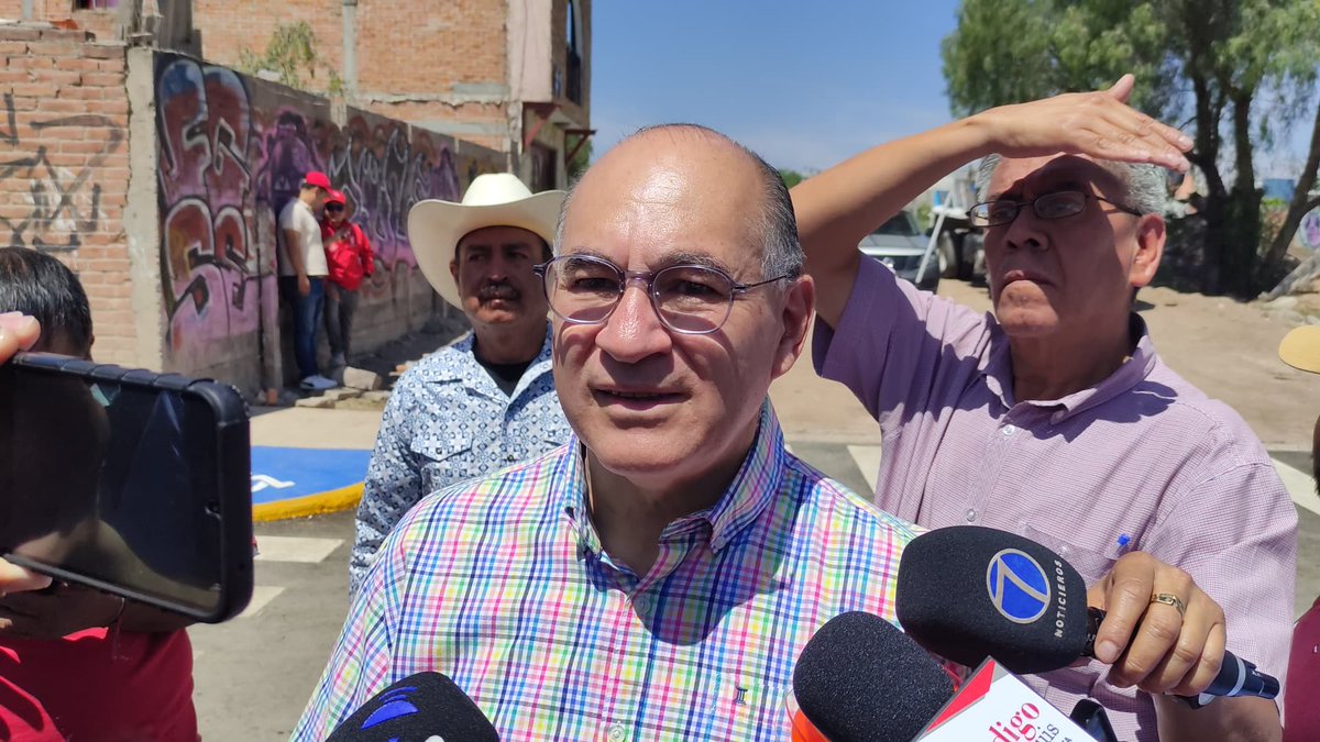 ErgoMxDigital's tweet photo. #SLP Enrique Galindo celebró la derogación de la Ley Serrano y pidió compensación para los afectados, incluidos quienes estuvieron detenidos. ⚖️ 🔗https://t.co/tpiSUTLdme https://t.co/RsZWq0rYBC