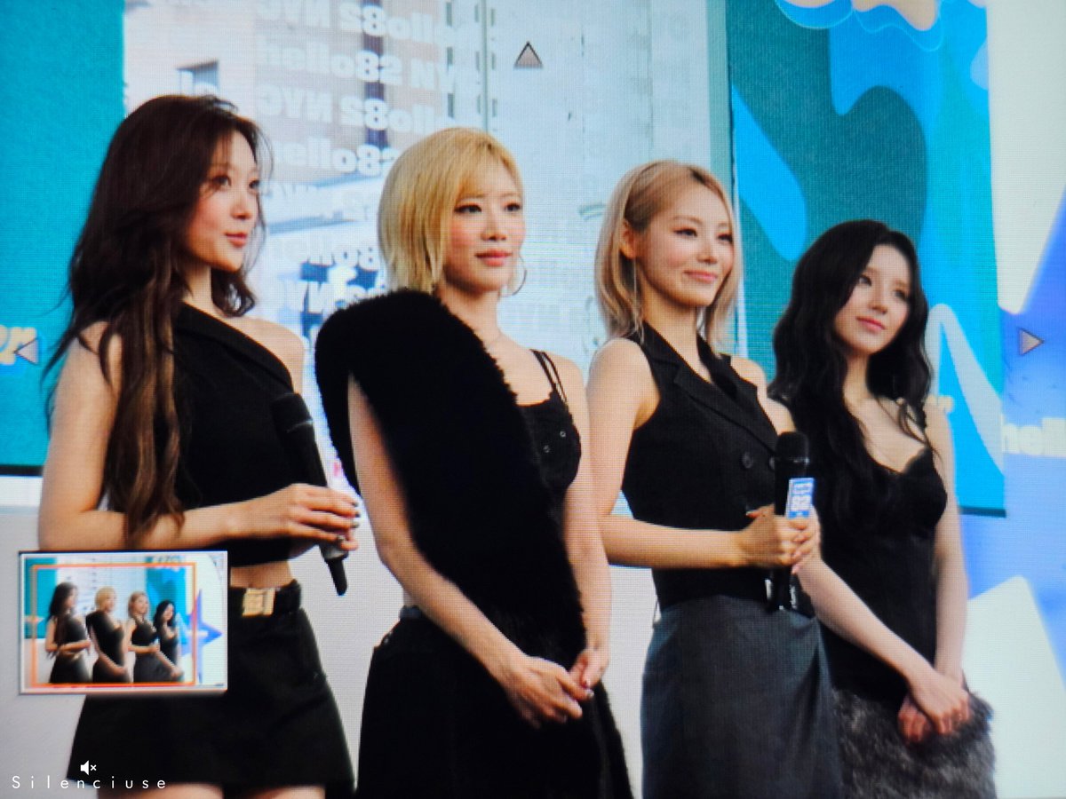 Silenciuse's tweet photo. 260730 ARTMS Hyper-Ego Pre-Listening Party in NYC
#ARTMS #아르테미스 #HeeJin #희진 #KimLip #김립 #Jinsoul #진솔 #Choerry #최리 https://t.co/6snTyEYBZh