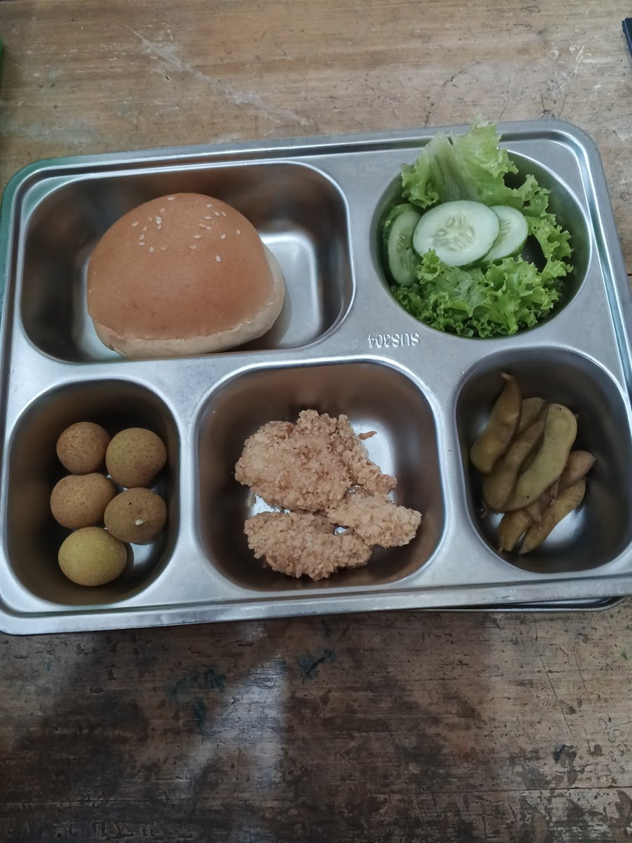 valezqeuz's tweet photo. Jungkfood dong https://t.co/fE53XBPNPw