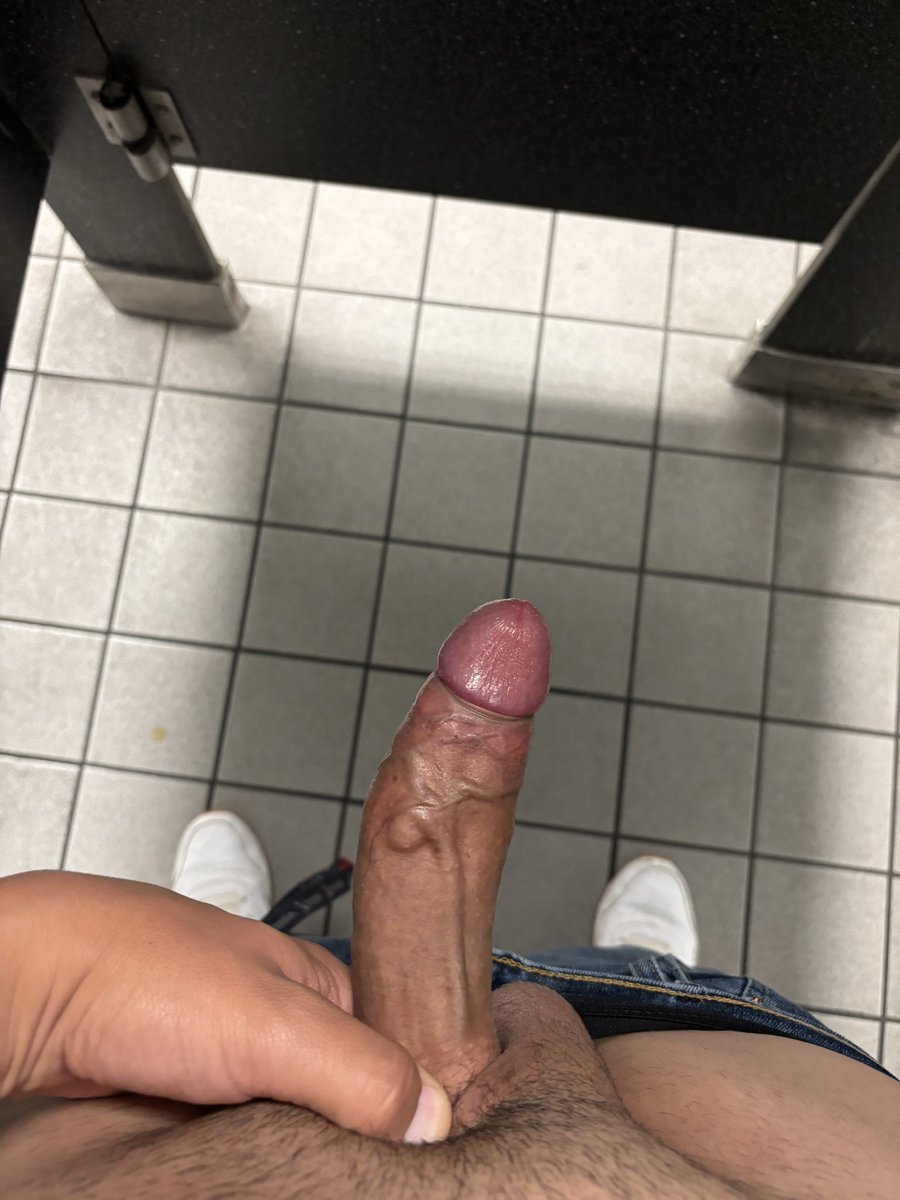 Alxisss2t's tweet photo. Who can Wiggle me 😩

#phx #az #hung https://t.co/X0lCUaGCgZ