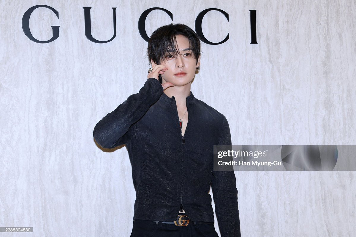 loveleeknowingu's tweet photo. leeknow serving the face of the century on getty images https://t.co/CneU5VRiLv