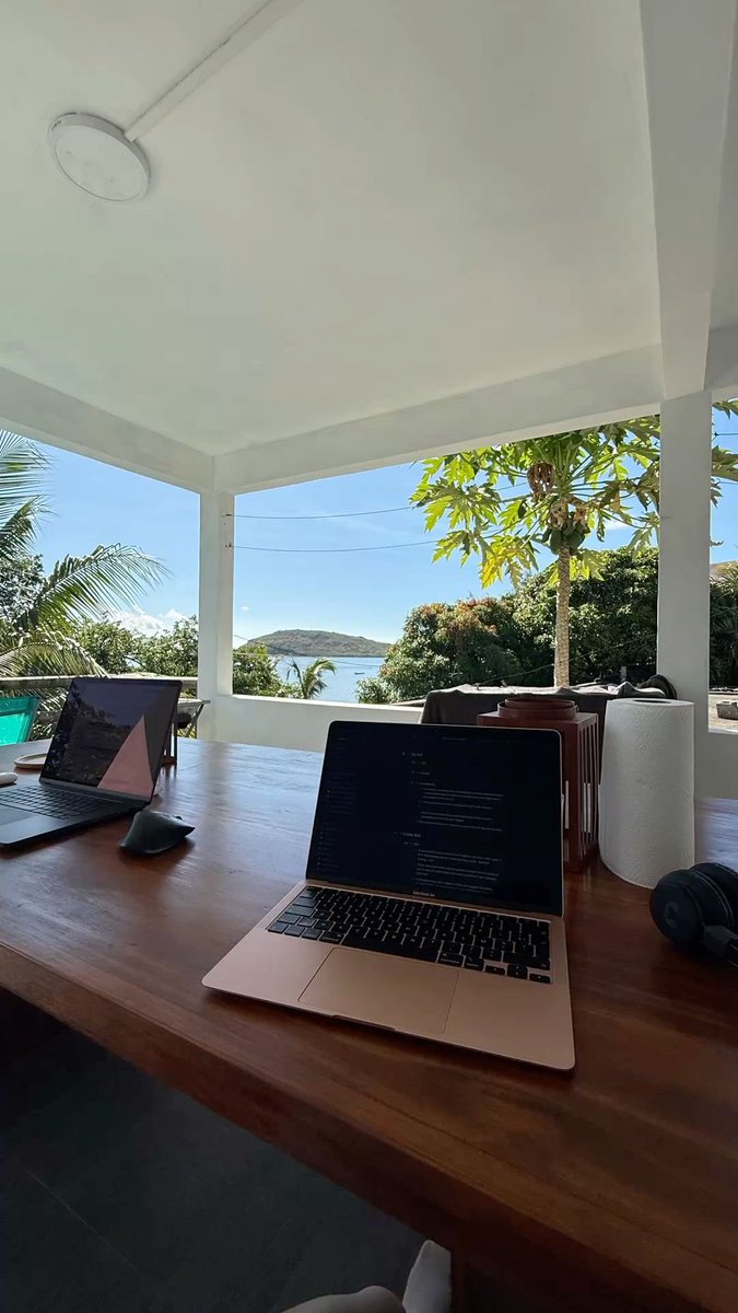 Aurielle007s's tweet photo. Today's work spot. https://t.co/hhK9c0PQDU