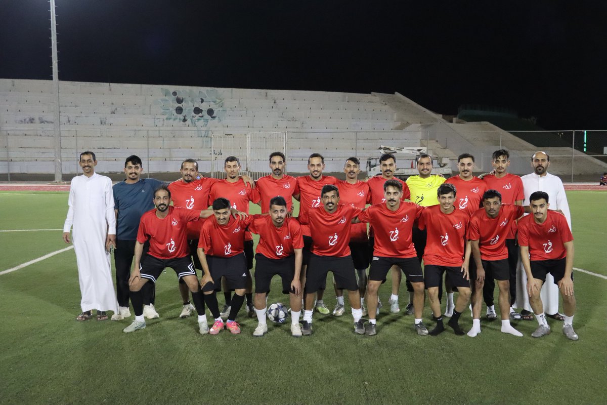 Zaloume's tweet photo. #صور | من الجولة الأولى لبطولة زلوم الصيفية لكرة القدم 📸⚽️
لقطات توثق جانبًا من منافسات الجولة الأولى، والتي اتسمت بالإثارة والندية وسط حضور جماهيري مميز.
نتمنى التوفيق لجميع الفرق المشاركة، ونترقب مواجهات قادمة مليئة بالحماس.
#بلدية_زلوم #بطولة_زلوم_الصيفية https://t.co/IpvjxTo7L9