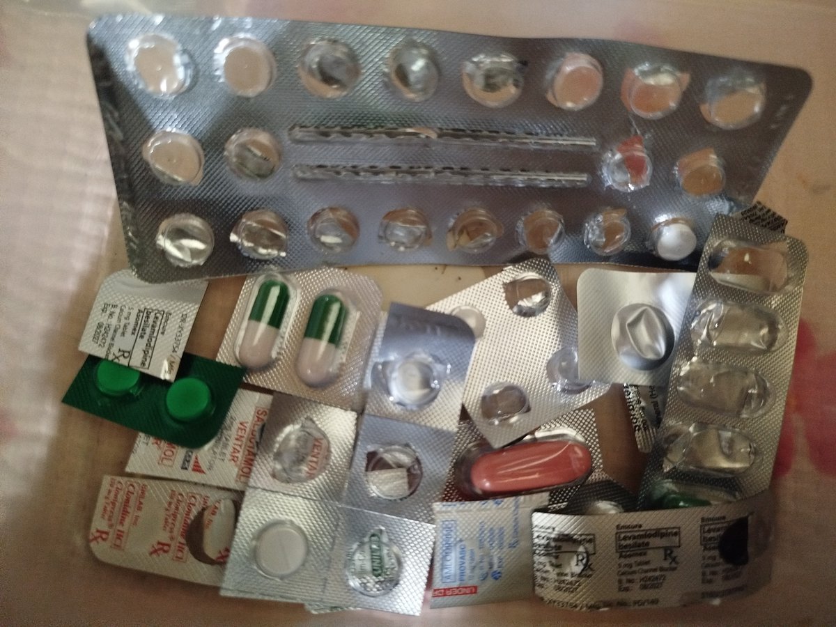 DekusCheriPop's tweet photo. Hi. It's me again Cheri, asking if you can help me buy my dad's medicine and insulin. We are close to running out and we are having a hard time. No pressure at all and only if you can but I would be very grateful. 
(⁠´⁠；⁠ω⁠；⁠｀⁠) ❤️
https://t.co/b2s5mXfcah https://t.co/RKmBkUFFnc
