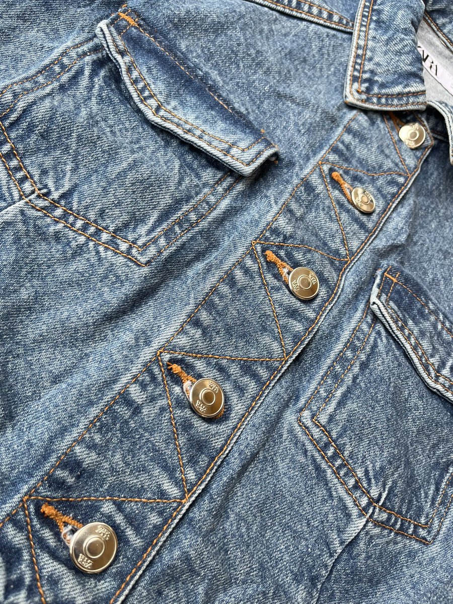 adamr____'s tweet photo. vest zara like new, P47 LD100
250k, lok bogor shopee on https://t.co/WyZdZxeH7l