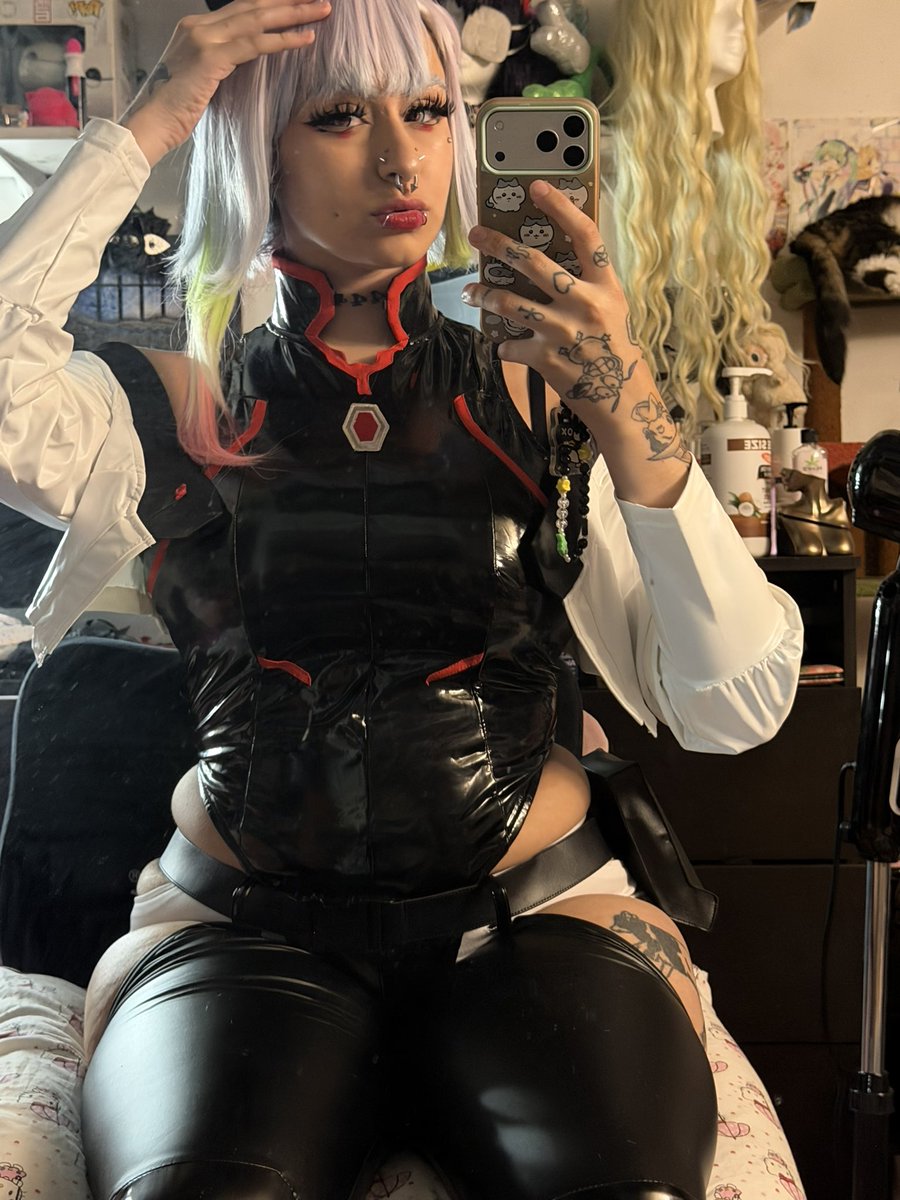 strawberrychi4's tweet photo. #cyberpunk #cosplay #anime https://t.co/Mo0R1D1SIQ
