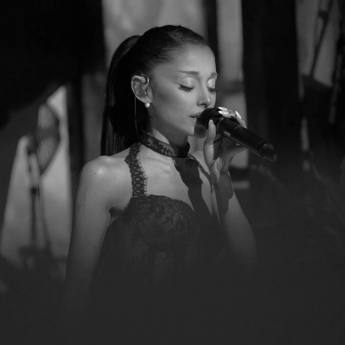 ArianaToday's tweet photo. “this album is written about some of the harder moments i’ve felt in the last year. i’m excited to perform them in this space because it just feels like such a corrective experience. it’s such a beautiful thing to be experiencing the other side of that coin.”

— ariana on ‘petal’ https://t.co/7wkcLBvDPi