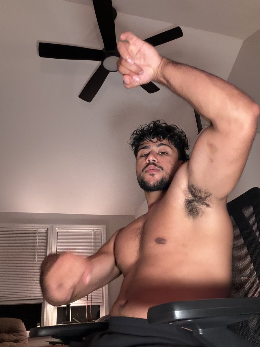 KingRuthl3ss's tweet photo. Can you resist ? https://t.co/dTUc04TH6X