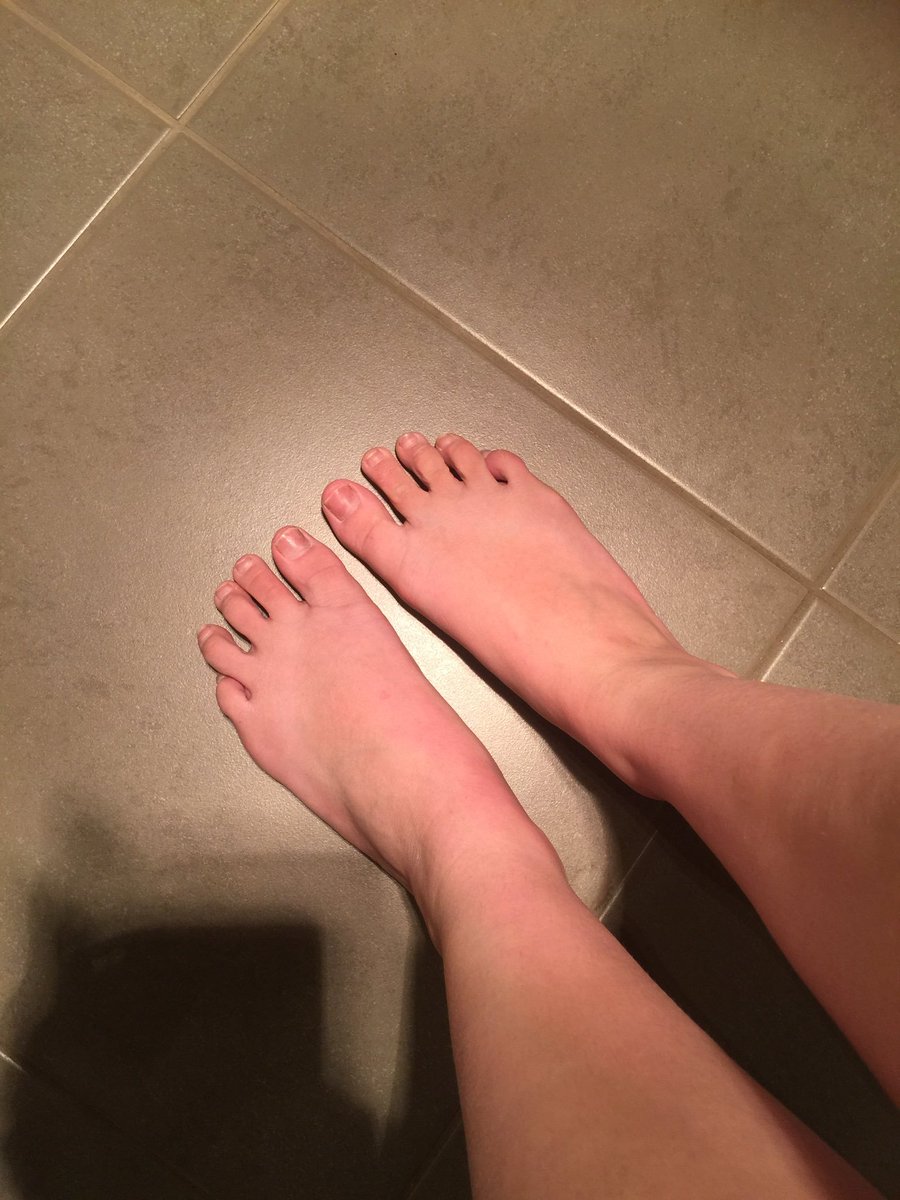 _Goddessvivan's tweet photo. Your life is so simple beta boy🤭 your face is for sitting🍑 your cock is for caging 🔒 your ass if for pegging 🍆🙇🏻‍♂️ and your wallet is for draining 🫰🏼💸 

Learn to love it because this is your life from now on💅🏼

RT if you love your new life style 🤭 https://t.co/9MTE64NXfX