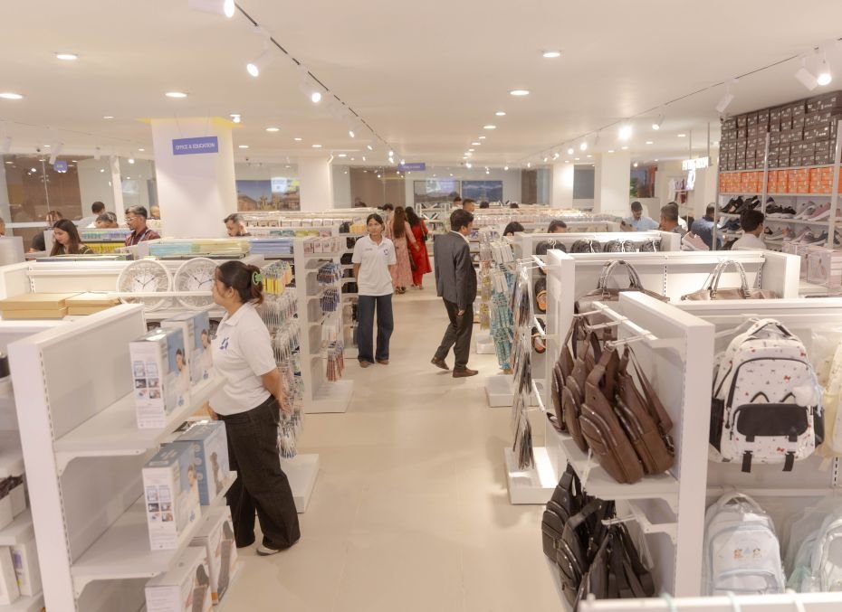 China__Focus's tweet photo. https://t.co/z7MkY47Zpk, a new e-commerce platform offering Nepali consumers direct access to a wide range of Chinese goods, was launched in Nepal on Wednesday.

Unlike traditional retail channels where imported goods pass through multiple layers of importers, wholesalers, and distributors – often driving up prices and creating supply uncertainty – Chynabazar integrates the entire chain under one roof.
