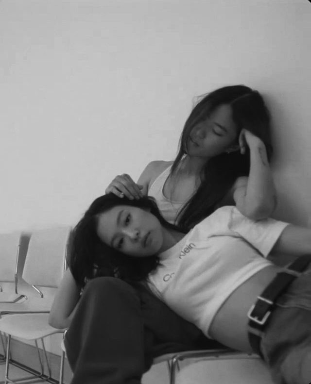 ThisisJbl's tweet photo. Ustedes vieron esto y realmente pensaron que eran amigas… https://t.co/ocxzB5g3kv