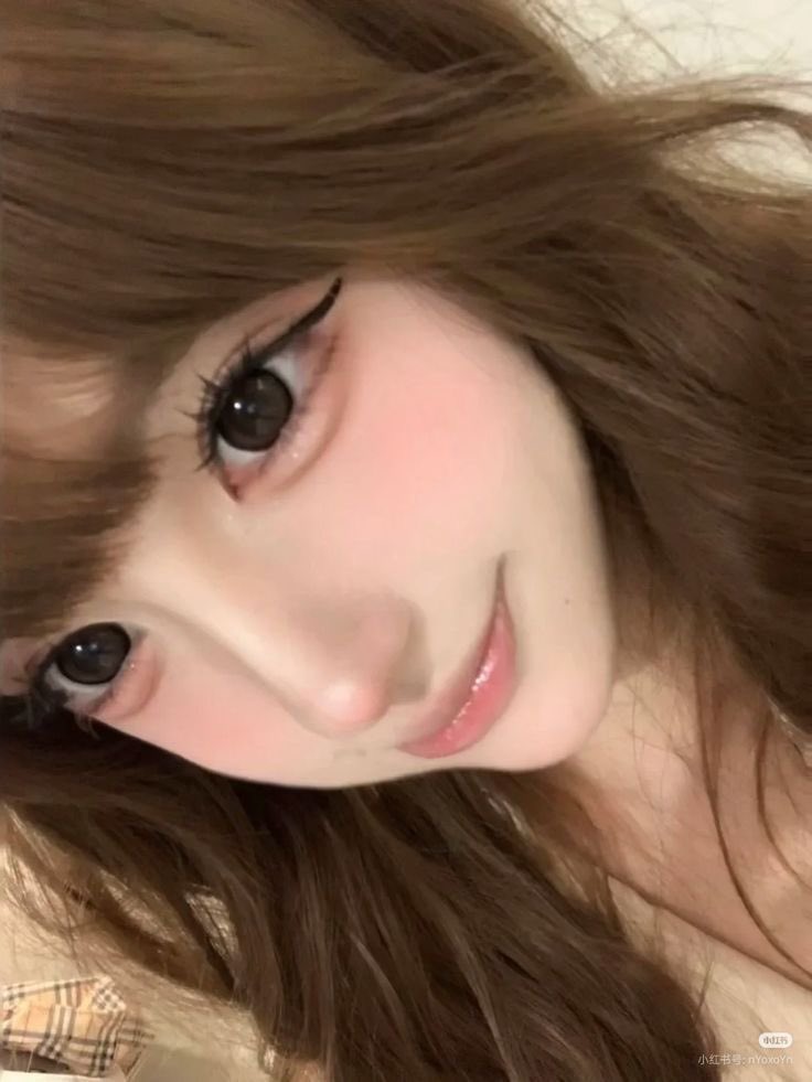 kimokimokimo00's tweet photo. 柔らかいブラウンヘア×ぽわぽわピンクメイクって罪深き組み合わせ…こんな可愛らしい女の子、全人類好きになっちゃうよね… https://t.co/czoF4dAwXg
