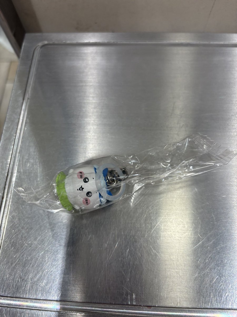 tya9y's tweet photo. ちいかわ 映画 入場特典 めじるしチャーム ミニフィギュア 交換

【譲】 ハチワレ

【求】 モモンガ

郵送or本日大阪手渡しでの交換となります。
お気軽にお声掛けください🙇‍♀️ https://t.co/Jyc9rJEK6G