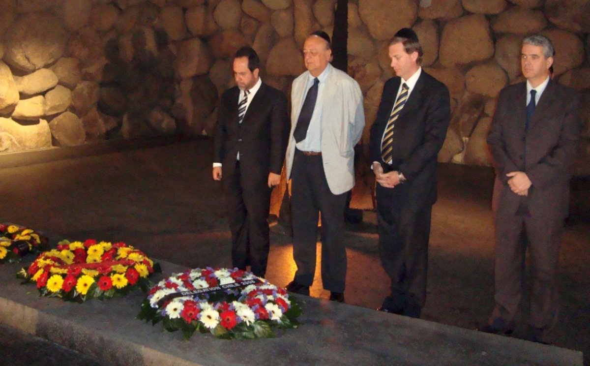 Neo130971's tweet photo. @PresidenteKast Kast, el nazi judío https://t.co/HO4juzyYTD
