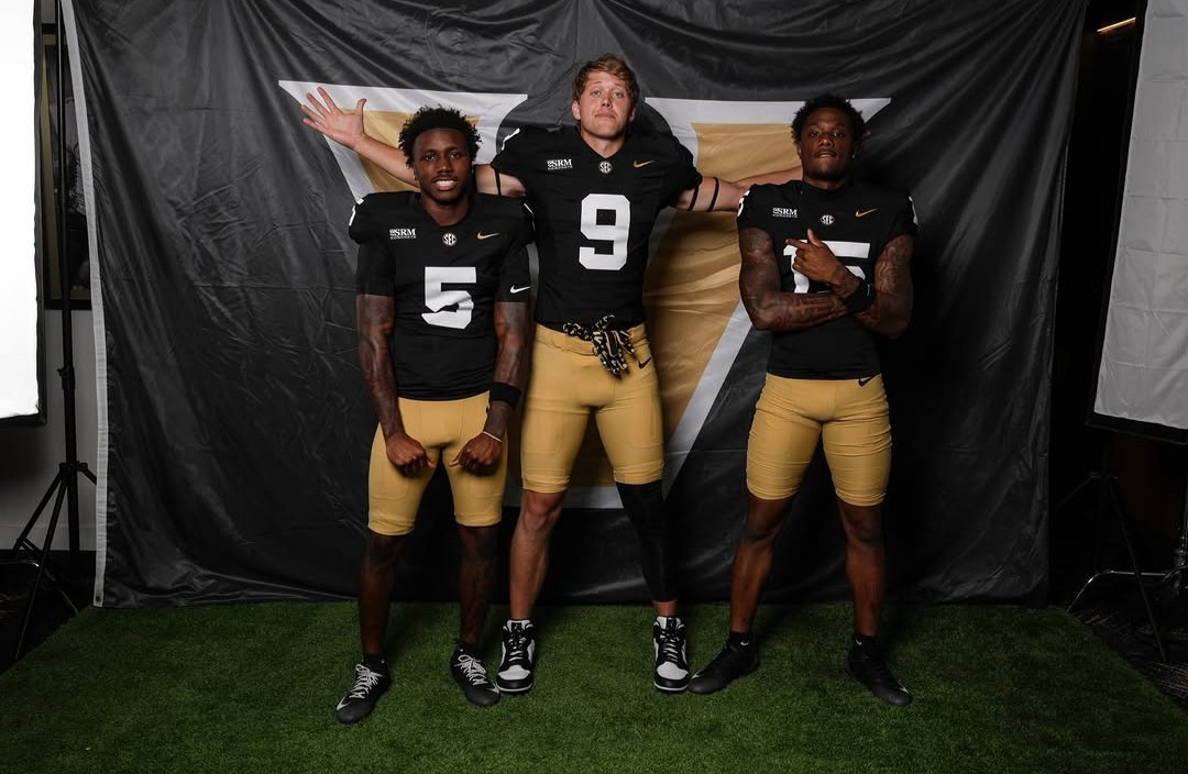 BColemanMuse's tweet photo. "Year 3 Loading... #gottagochaseit #agtg"

// via Brycen Coleman's IG.

#GoHawk #Baysideboys #AnchorDown https://t.co/GzRwxMWT2a