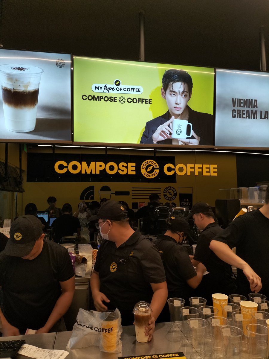 jjjaehyuniverse's tweet photo. pinagpilian ko pa strawberry smoothie at yuzu smoothie ππ
#TaehyungxComposeCoffee
#ComposeCoffeePH https://t.co/EuiUyBWQqg