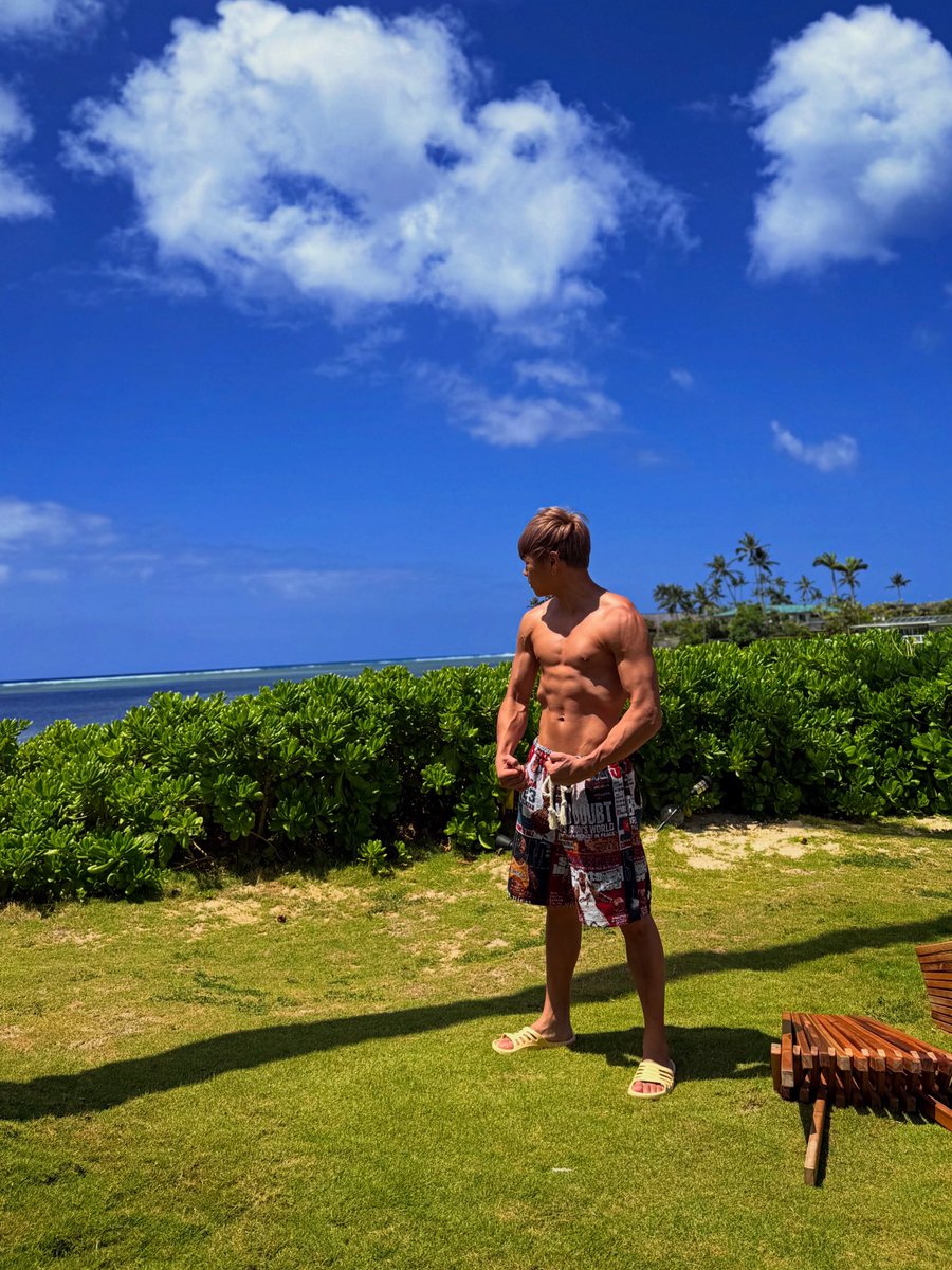 takerusegawa's tweet photo. 休養中の日課
朝起きたらまず日光浴とトレーニング🏋️‍♂️☀️
これだけで心と身体が整う。 https://t.co/ab2rFI1YSd
