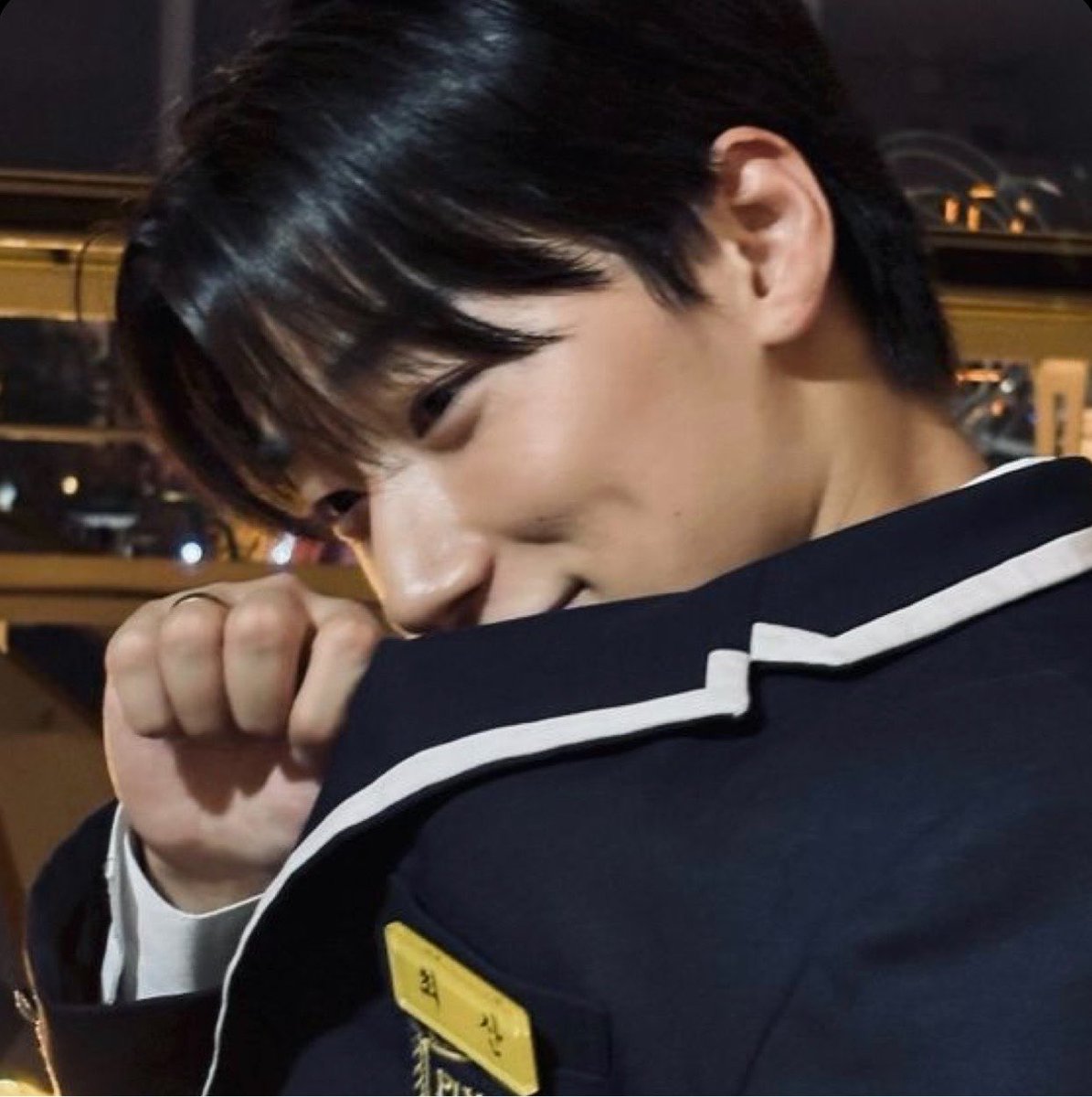 woogurtz's tweet photo. stealing from oomf #thieftwt
who would you ship me with out of my bias line, and why :3 https://t.co/EbZuj9YSEH