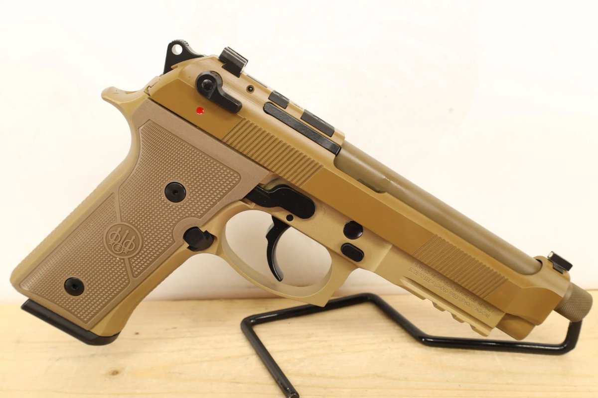 SchmidtFirearms's tweet photo. BERETTA USA M9A4
5.2"
9x19mm
Thumb Safety 
Optic Ready 
3 Mags 

$829
(10+ in Stock) https://t.co/bMbofi51nF