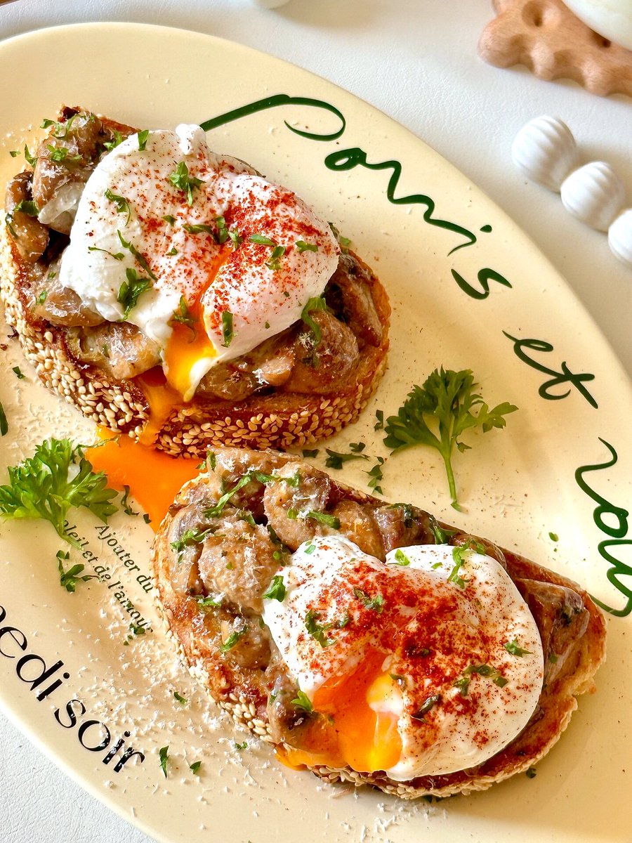 Steven115838's tweet photo. Just whipped up garlic butter mushrooms with toast in 10 mins—cozy, savory, and perfect for a lazy weekend snack! https://t.co/HgpQMpkAhP