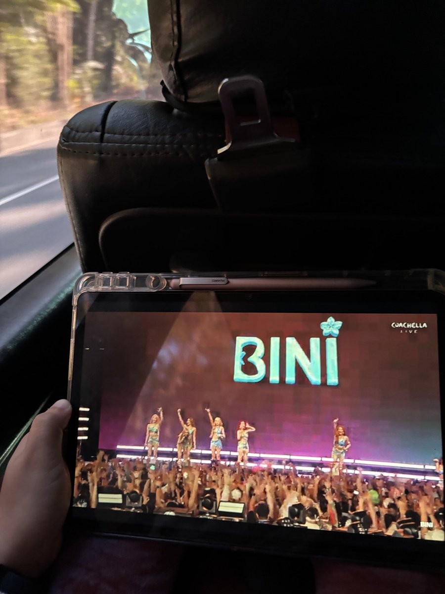 Vienna1217's tweet photo. BINIchella.. yung kahit byahe papuntang Ilocos Norte gagawin lahat makanood lang. Kahit paputol putol signal. https://t.co/AiXxCk3EqX