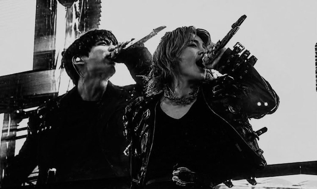 JEONKH_'s tweet photo. OMG THIS JIKOOK PHOTO!!! https://t.co/aZuHHRD5Zs