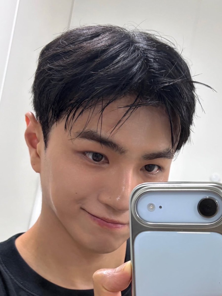 kotaewooncom's tweet photo. 스파이더맨 보러 갈래? https://t.co/8AFOVxWjTi