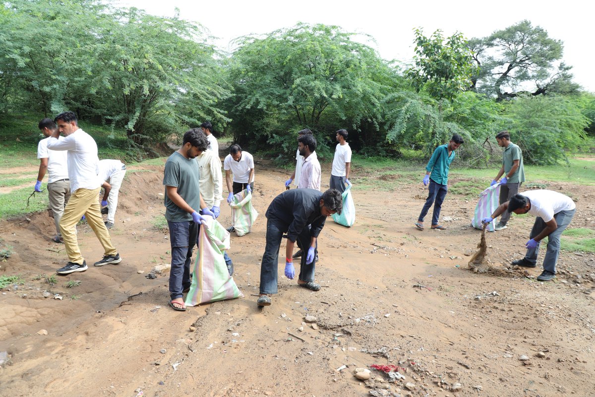 baghsanraksan's tweet photo. 🐅 Celebrating International Tiger Day 2026 with a Cleanliness & Plastic-Free Awareness Drive at Ranthambhore Tiger Reserve.
🌍 Every small step towards a cleaner forest helps protect our tigers and wildlife.
#InternationalTigerDay2026
#MissionbeatplasticAbhiyaan
#Savetigers https://t.co/hHEIstXDcj
