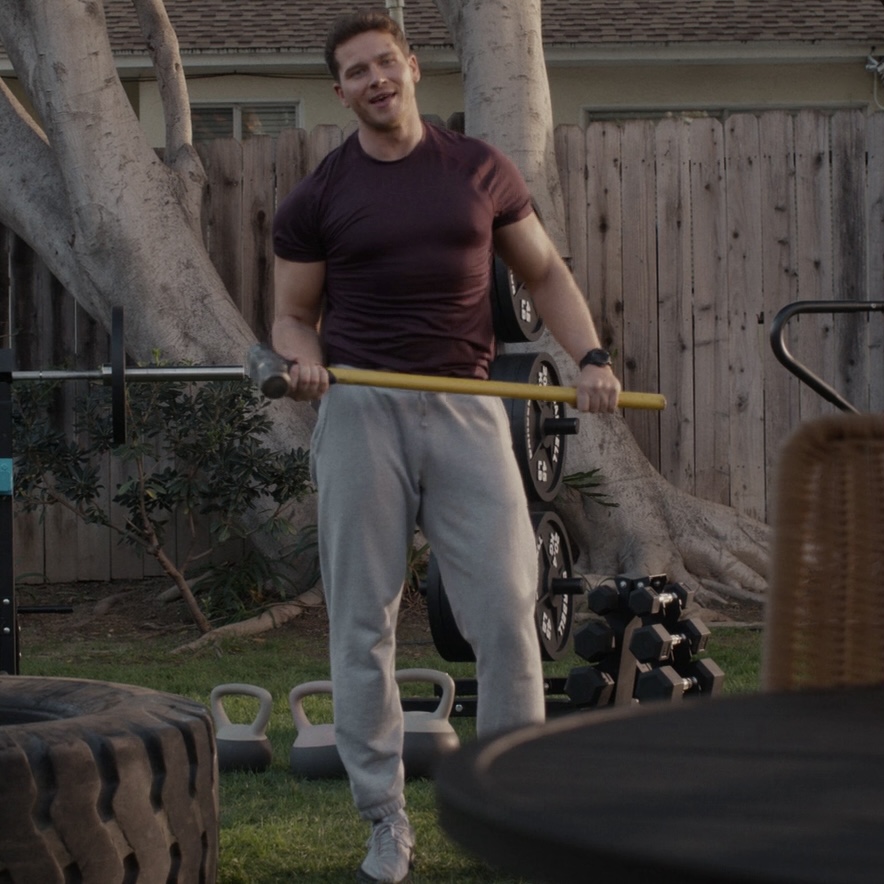 starkkbuckley's tweet photo. now that the costume dept is back to work, I NEED MORE GRAY SWEATPANTS PLS AND THANK YOU https://t.co/ovRtpOh6Op