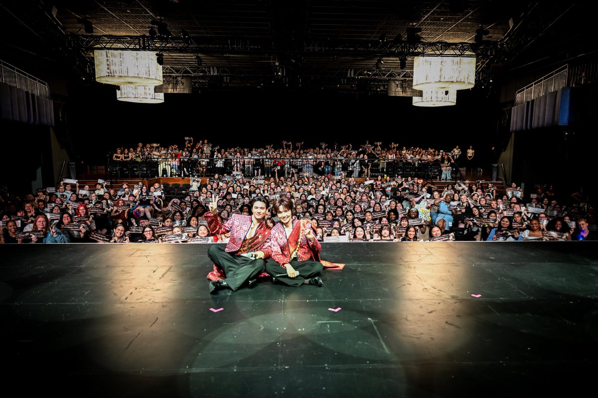 ara_event2006's tweet photo. 🇺🇸Keng Namping 1ST FANMEETING IN USA🇺🇸

THANK YOU FOR ALL FANS❤️‍🔥
SEE YOU AGAIN!

#kengnamping #kengharit #nampingster #kengnampinginusa
#domundi https://t.co/VlsQwYkm9Z