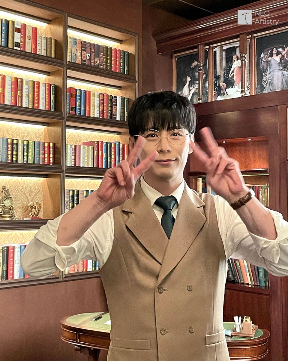NEOartistry_'s tweet photo. [𝐍𝐀 : 𝐃𝐈𝐀𝐑𝐘] #주민진
⠀
김우진 役 | 주민진
⠀
민진 우진의 프로필 비하인드 사진이 도착했습니다📸
_
뮤지컬 <사의찬미>
🔸️ 2026.09.08 – 10.25
🔸️ 링크아트센터 페이코홀
⠀
#네오아티스트리
#뮤지컬 #사의찬미 https://t.co/SJKTLNDodK