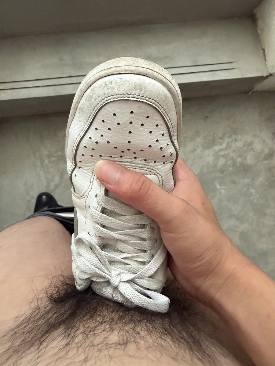 JohStontmcc's tweet photo. 看着上脚图打着她的鞋子就是舒服 https://t.co/zqh5U9me07