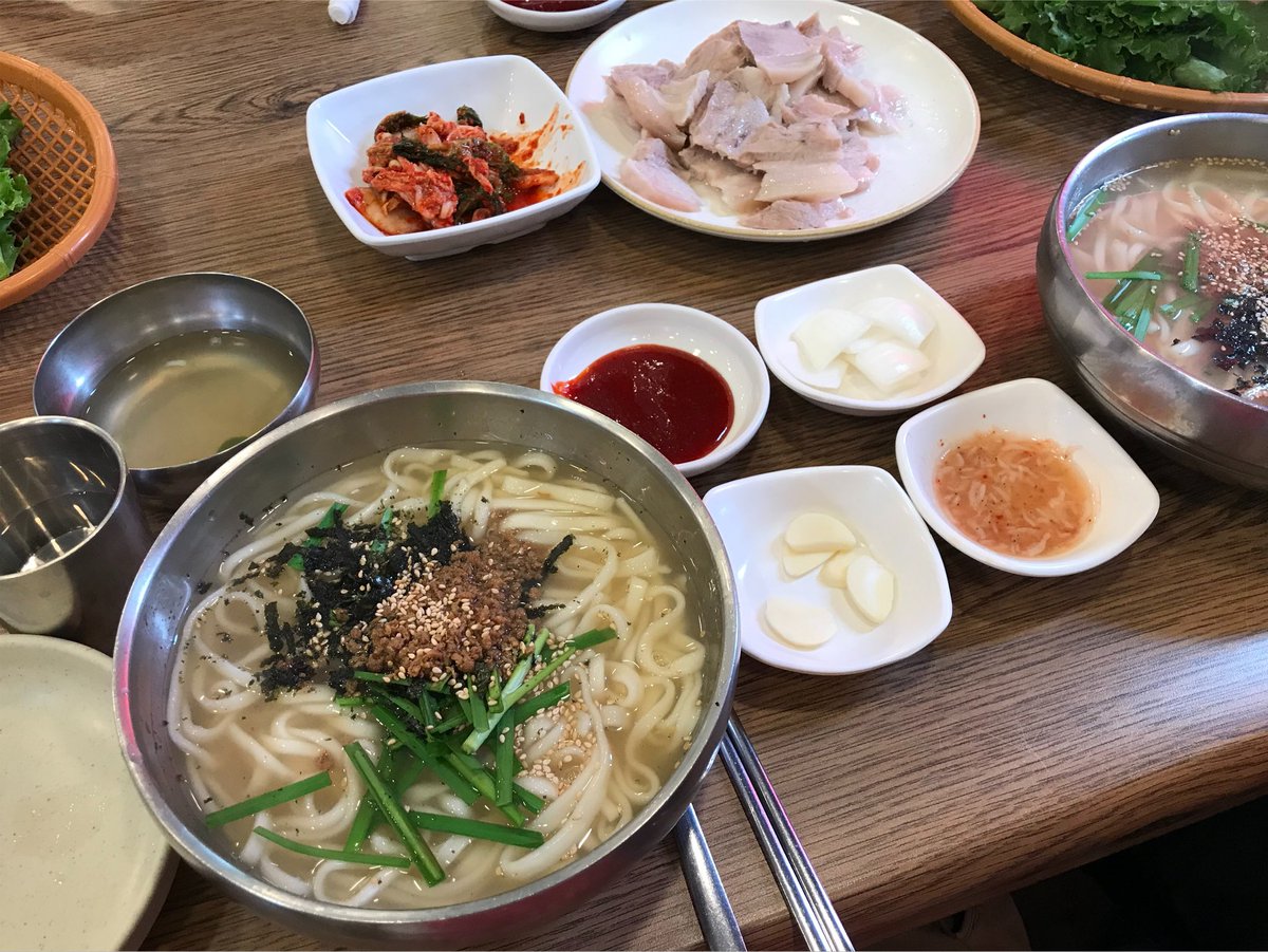 thunroro's tweet photo. #먹다가한명죽었는데계속먹었어 https://t.co/CbKKPiK940