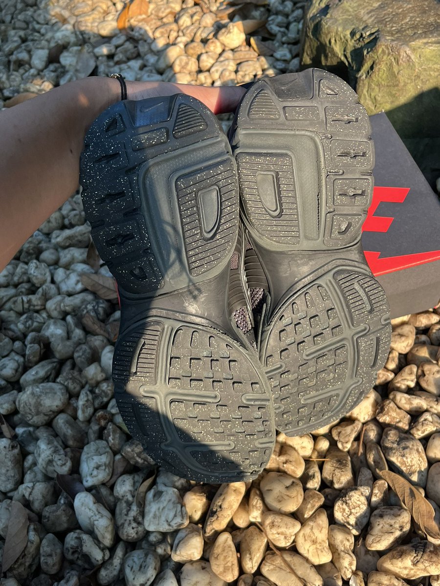 jokispss4444's tweet photo. Wts nike v2k 750.000 ukuran 42 !!! https://t.co/LXD0zlGsPL