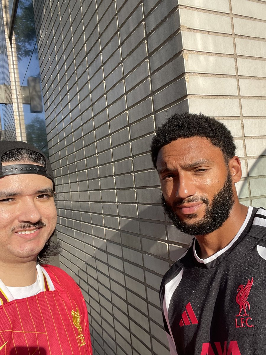 FlamingitoJ's tweet photo. Sometimes you miss out on the Liverpool meet and greet but run into cuzzo out and about. Gomez link up crazy https://t.co/XCNydtepvK