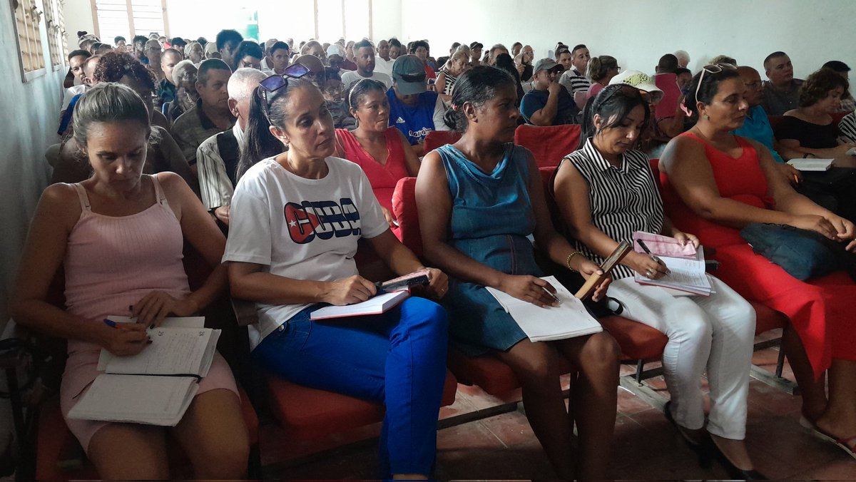 alexeimc68's tweet photo. La implementación de las 176 medidas aprobadas por el gobierno cubano requiere estudio para conocerlas, de esta manera se logrará el inicio de la transformación que se requiere. Todo ello se evaluó en plenaria desarrollada en #CárdenasXCuba para iniciar el proceso de análisis https://t.co/dUeIKCqf46