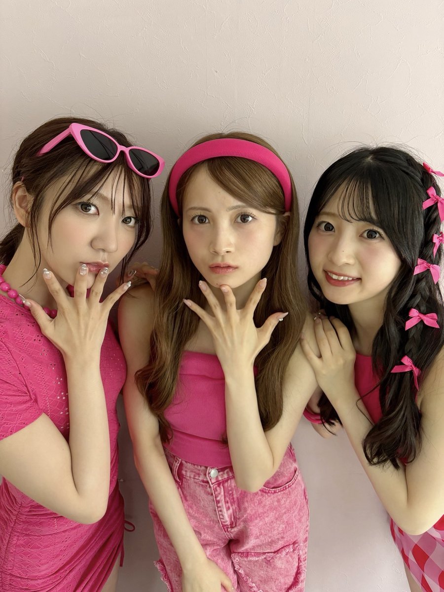 AKB48_staff's tweet photo. ⋰

3人のかわいいオフショットも
たくさんお届け🦩𓈒𓏸

⋱

@miyuu_mizushima
@yunachan_akb48
@kasumin_akb48 https://t.co/4Ipdlkmrv3