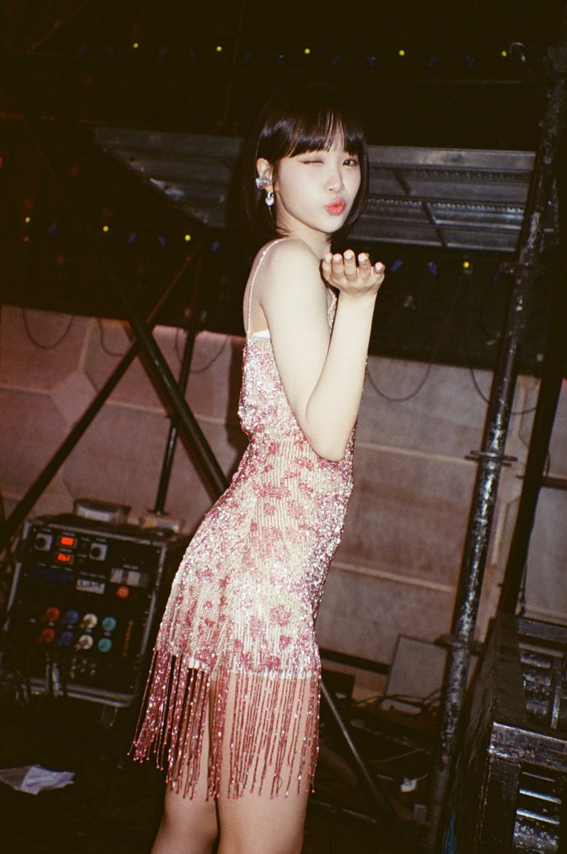 2_yctC11's tweet photo. Hope you laugh freely and receive countless warm love every single day

TIME TO CELEBRATE CHAEWON
#TimeToChaelebrate
#여름의인트로_김채원 https://t.co/hbF2uBuGYD
