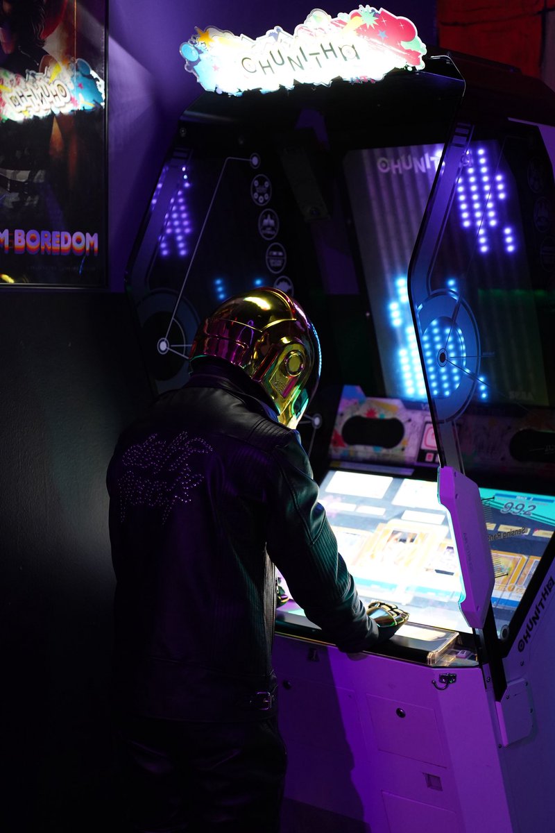 ShepArlo's tweet photo. A time has come to make a decision: are we in this thing alone, or are we in it together? 

Photo by https://t.co/2NQ64lGofR on IG

#daftpunk #humanafterall #cosplay https://t.co/UGEnpY2DRV