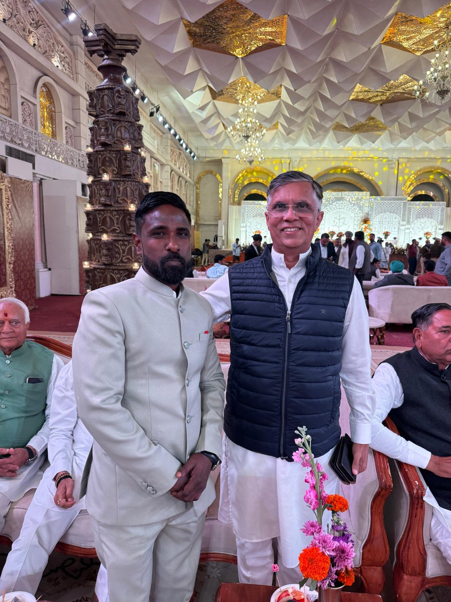 vinodwithINC's tweet photo. राज्यसभा सांसद, अखिल भारतीय कांग्रेस कमेटी के मीडिया एवं प्रचार विभाग के अध्यक्ष श्री पवन खेड़ा जी को जन्मदिन की हार्दिक बधाई एवं शुभकामनाएं।

ईश्���र से आपके उत्तम स्वास्थ्य, दीर्घायु एवं खुशहाल जीवन की कामना करता हूँ l
Team #trj 
@Pawankhera https://t.co/2GAogAg3NT