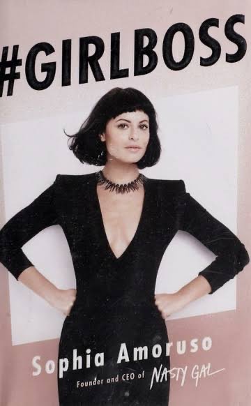 Marisol_Calva's tweet photo. En 2010 nos querían #Girlboss
En 2026 nos quieren #tradwifes 
¿Qué cambió? 

Cambió la demanda de la economía, en los 2010 necesitaban mano de obra barata y nos vendieron la idea de que todas podíamos ser jefas, hoy que la IA sustituye personas y abarata costos, ¿adivinen a quienes prefieren desplazar del mercado con el cuento de que no necesitas ser la girlboss sino la esposa del Boss? 

Exacto. Construye lo tuyo. 💜
