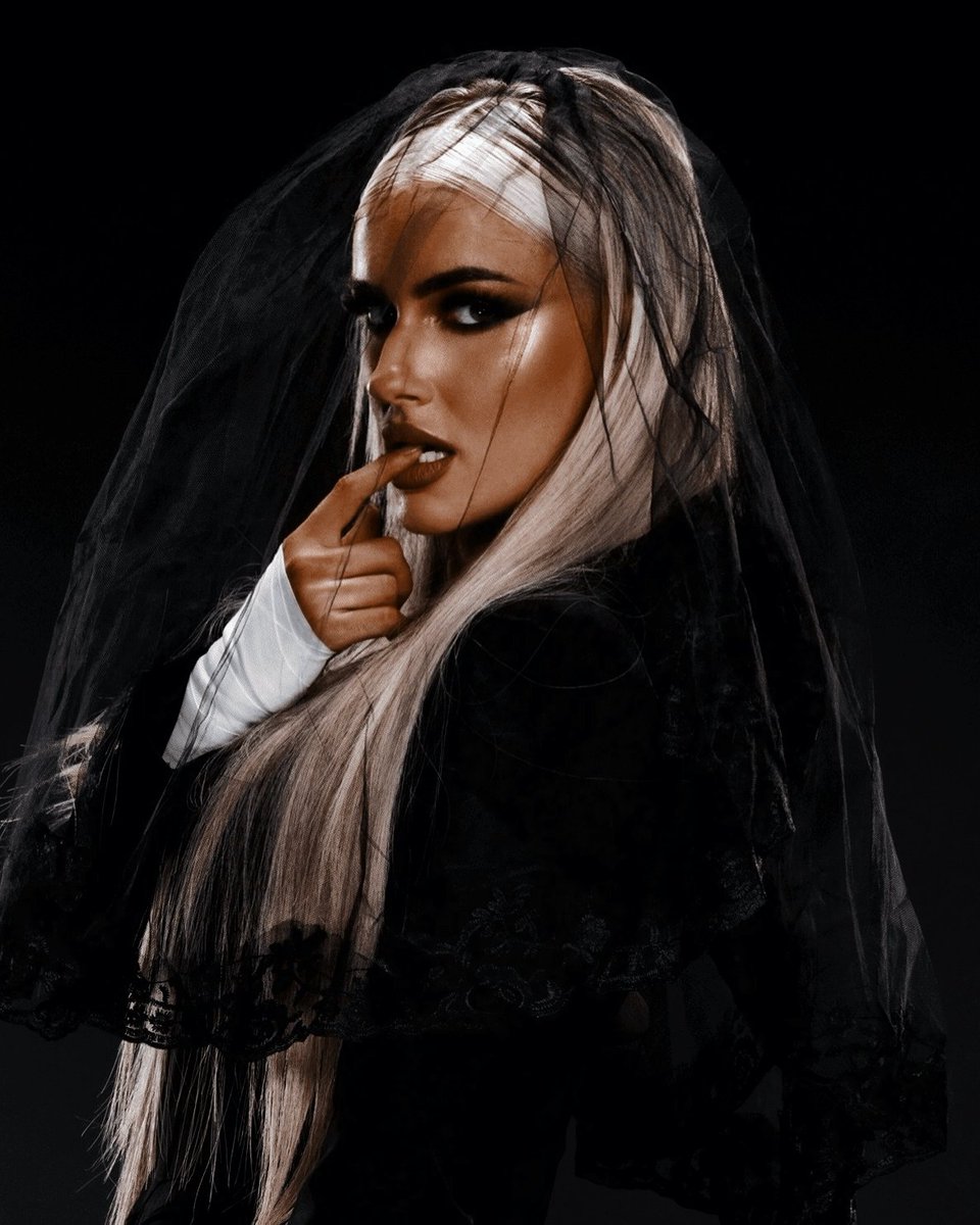 xGLAMOURIZEDx's tweet photo. there is no one else like the glamour https://t.co/2nMng6qg8z