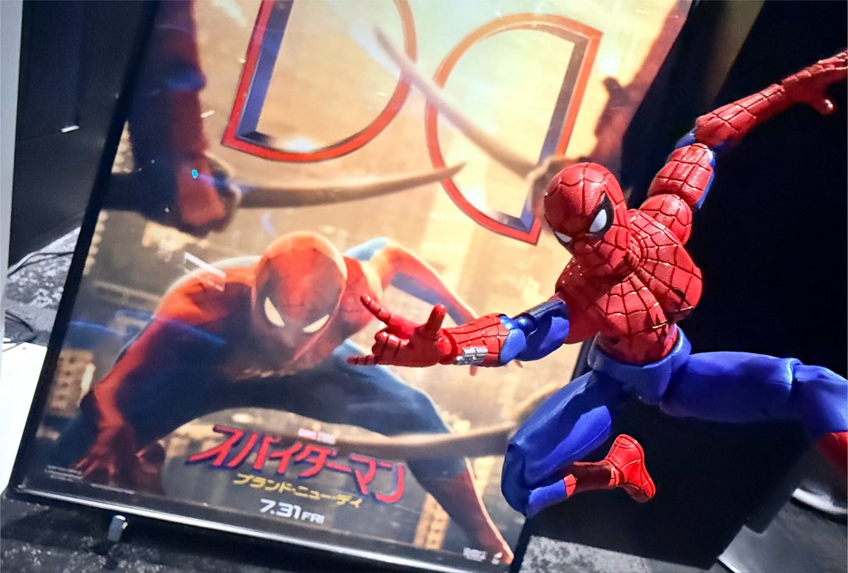 breakgpo1's tweet photo. 見るぞ、スパイダーマンを！ https://t.co/8kfFdrpxj8