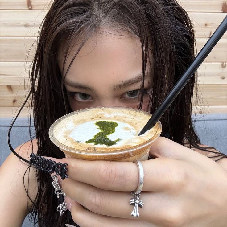 summerwherever's tweet photo. ☑️ เทสฟังเพลง
☑️ ชอบไดโนเสาร์
☑️ ชอบกาแฟ
☑️ ชอบเข้าร้านแผ่นเสียง https://t.co/1mBIuWujux