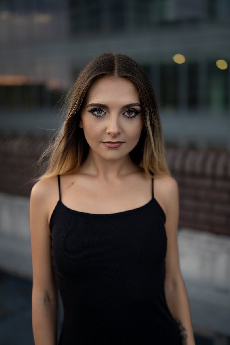 ViltroxOfficial's tweet photo. Portraits shot with AF 35mm F1.2 LAB N FEπ·
It supports an aperture ring that facilitates smooth adjustment with click/de-click switching, enabling flexible adaptation to both photo and video shooting needs.
Credit to jaysoundo
#viltrox #viltrox35mmf12 #Viltrox35LAB #viltroxlab #photography #photographer #camerasetup #cameragear #sony #sonyalpha #sonyphotography #sonycamera #sonya7V #sonya75