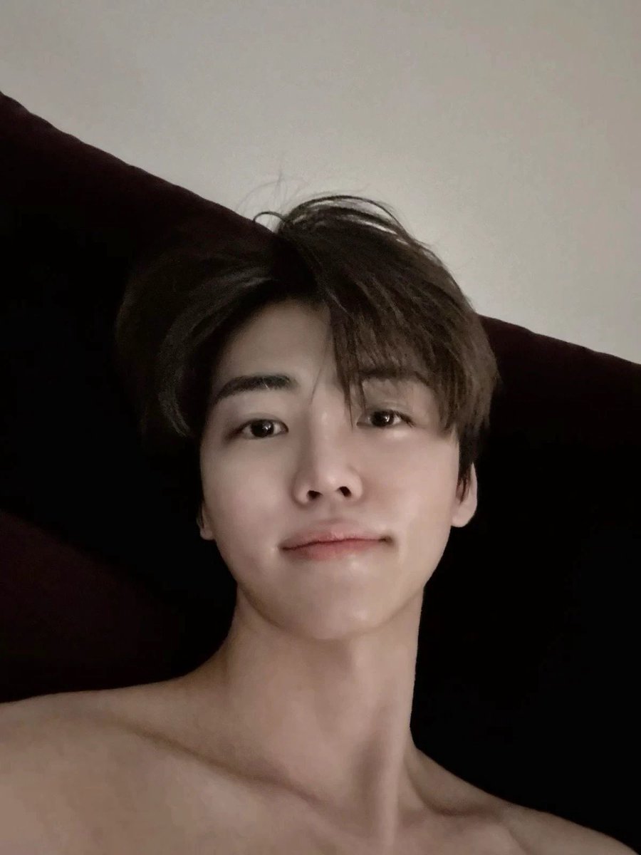 31x04dwahhx's tweet photo. พ่อแม่ฉัน🫪🧎🏻🙏🏻 https://t.co/iKq1VdB757